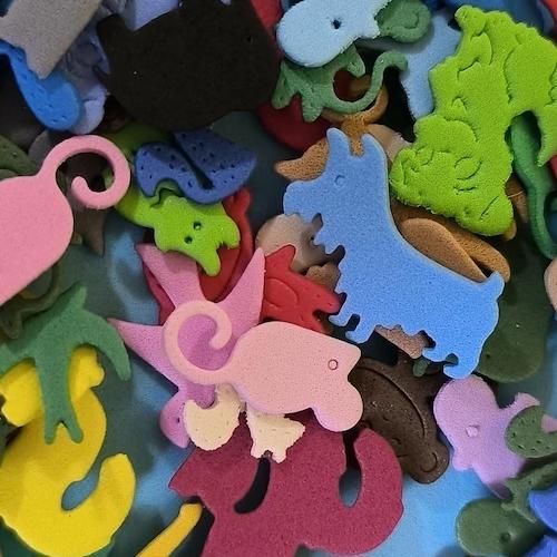 Forme in gomma EVA animali 32 pz | Sagome morbide e colorate per hobby, scuole e decorazioni