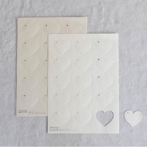 Tag a Forma di Cuore con Foro Kartos 6,5×5,9 cm – Prefustellato A4, 200 g, Avorio Martellato, Conf. 45 pz
